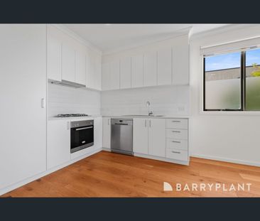 2/21 Barker St, Cheltenham, Vic 3192 - Photo 4