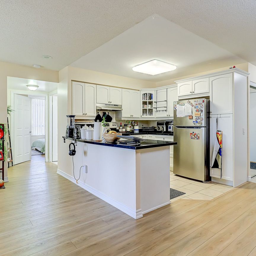 For Lease - 35 Kingsbridge Garden Circle Unit# 403, Mississauga, Ontario - Photo 1