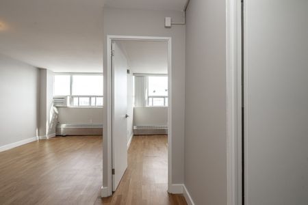 730 St Clarens Avenue - Photo 3