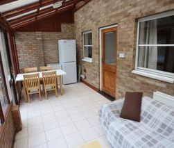 1 bed house / flat share to rent in Titania Close - Photo 3