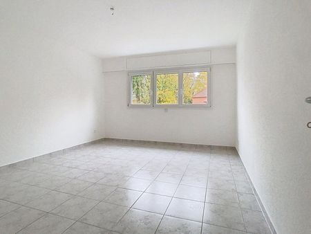 SPACIOUS WELL LOCATED ACCOMMODATION - Photo 5