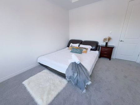 For Lease - 704 Mika Street, Innisfil, Ontario - Photo 5