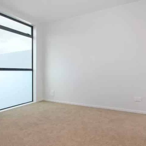 Spotless 4 bedroom! - Photo 1