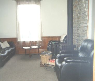 3 Bedroom Character Home - Photo 2