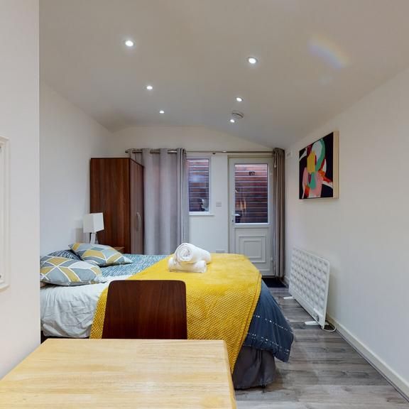 Studio to rent - Photo 1