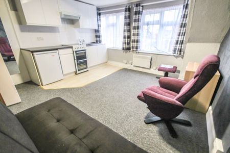 Queens Park Gardens, Bournemouth - Photo 2