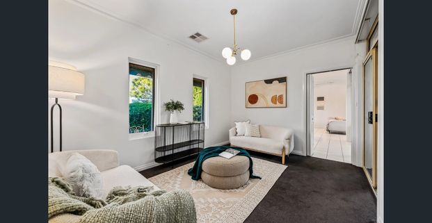 Modern, light-filled 2 Bedroom Home in Quiet, Picturesque Street - Photo 1