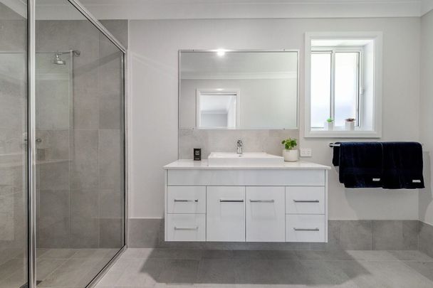 Beautifully Presented Home in Prime Crestwood Location - Photo 1