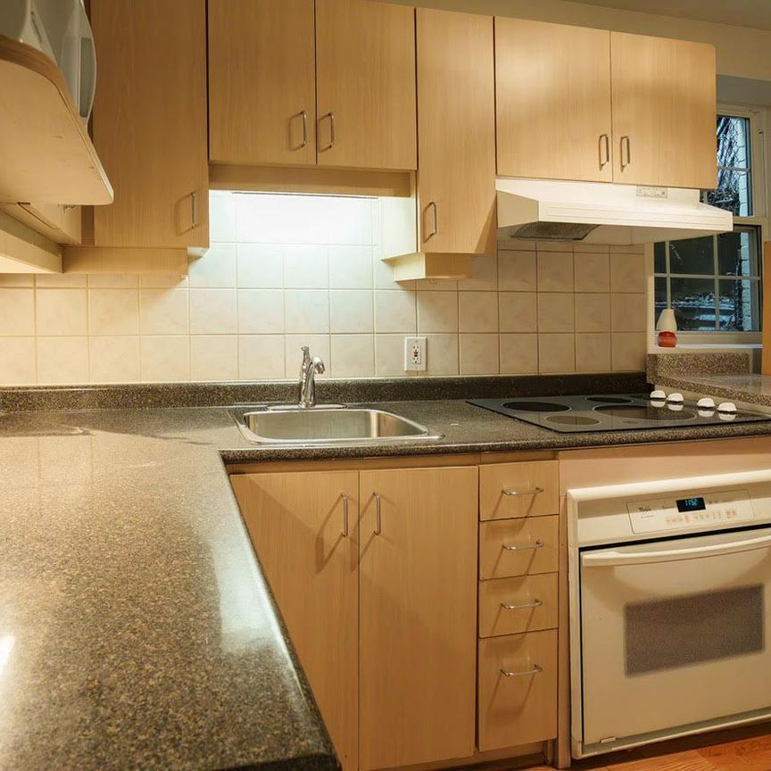 For Lease - 2334 Queen Street Unit# Lower, Toronto, Ontario - Photo 1