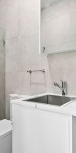 Modern Studio Apartment in Prime Location – Utilities Included - Photo 4