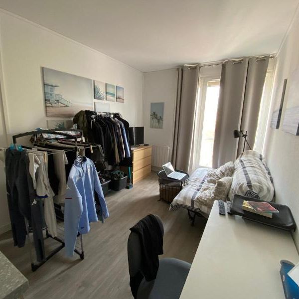 Location Appartement 1 pièce 15m² LYON 7ème - Photo 1