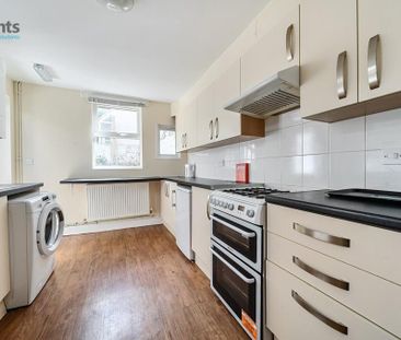 5 bedroom end of terrace house to rent - Photo 4