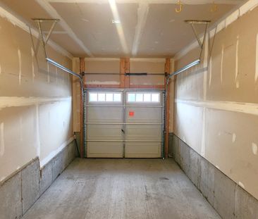 For Lease - 209 Hartsmere Drive, Stittsville - Munster - Richmond, ... - Photo 1