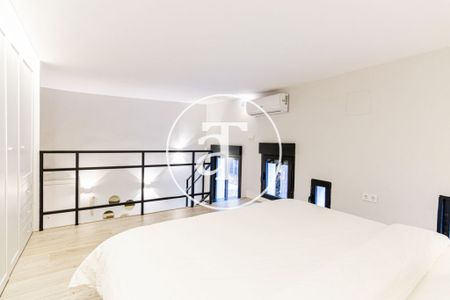 Monthly rental duplex with 1-bedroom a few steps from the Royal Palace of Madrid - Photo 2