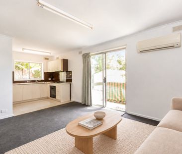 COSY ONE-BEDROOM UNIT IN PRIME BAYSWATER LOCATION - Photo 6