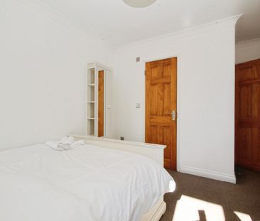Hazel Close, Englefield Green, Egham, Surrey, TW20 0TN - Photo 3