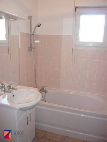 Location appartement rénové 2 pièces 33.08 m² à Cluses (74300) - Photo 5