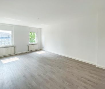 2,5 Zimmer – Balkon – renoviert – zentrale Lage direkt am Rathaus - Photo 1