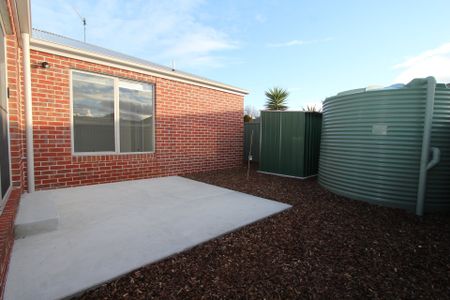 2/1 Whitta Street, Sebastopol - Photo 2