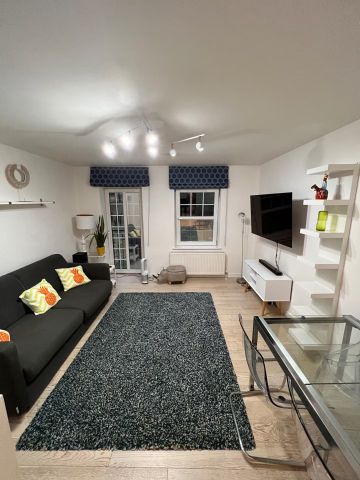 1 Bed Flat, Canton Street, E14 - Photo 2