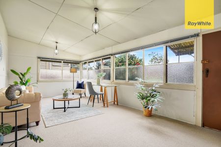 Perfectly located! - Photo 3