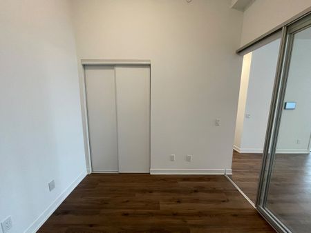 For Lease - 405 Dundas Street Unit# 209, Oakville, Ontario - Photo 4