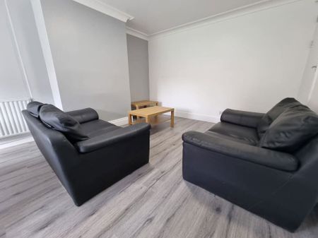 Hessle Road, Hyde Park - Photo 2