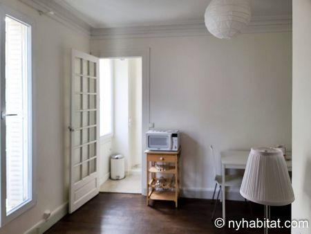 Logement à Paris, Location meublée - Photo 2