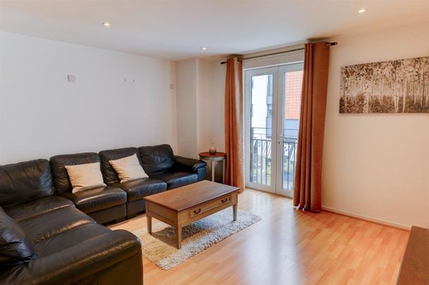 2 BED Apartment To rent - Photo 1