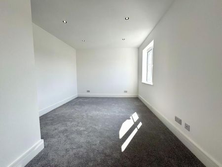 3 bedroom detached house to rent - Photo 2
