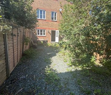 Room in a Shared House, Cintra Close, RG2 - Photo 6