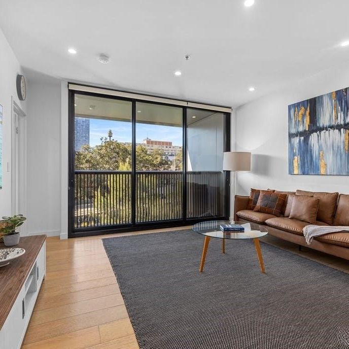 Modern One-Bedroom Apartment in "Harbour Mill" Complex Pyrmont - Photo 1