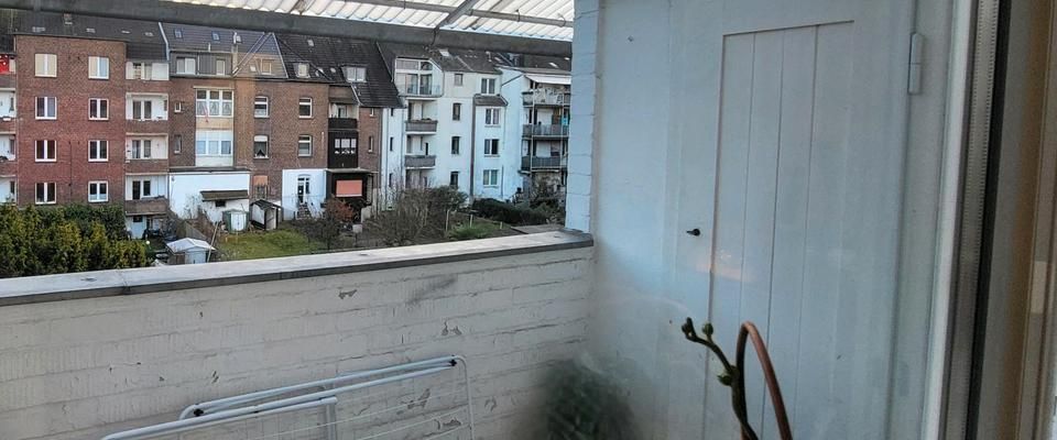 freundliche, helle Wohnung mit Einbauküche - Photo 1