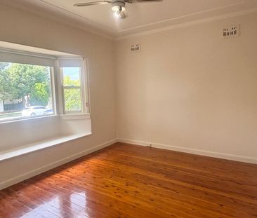 Old School Charm! - Photo 4