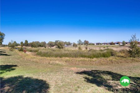 32 Rochelle Street, Moncrieff ACT 2914 - Townhouse For Rent | Domain - Photo 2