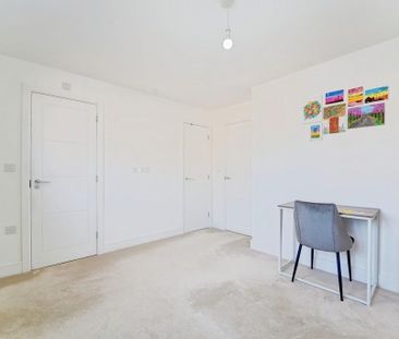 3 bedroom semi-detached house to rent - Photo 4