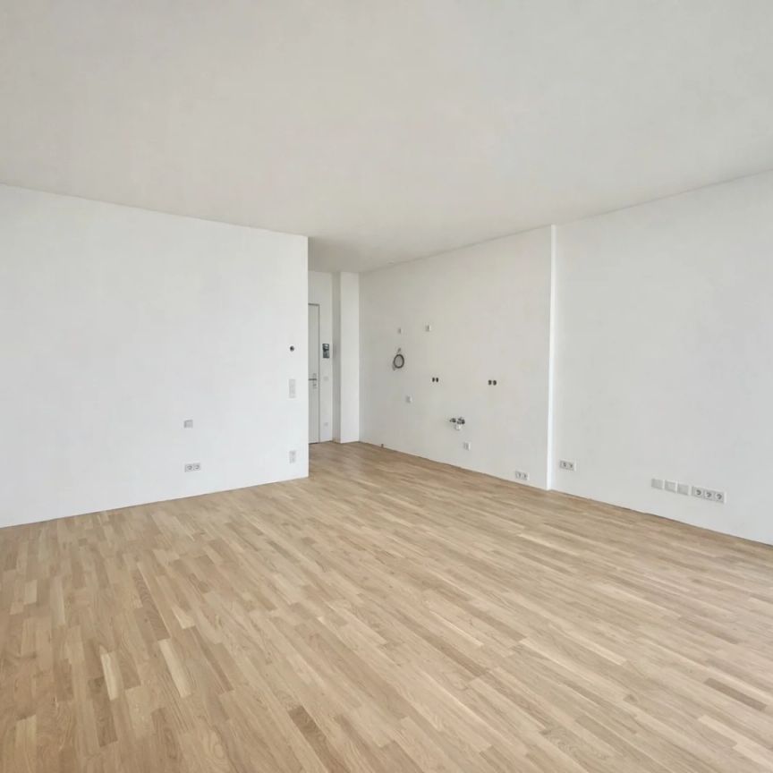 DC2 Tower: SKY RESIDENCES - Photo 1