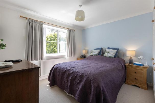 3 bedroom detached bungalow to rent - Photo 1