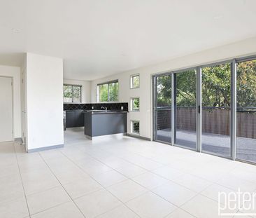 2 / 8 Albert Street, Youngtown TAS 7249 - Photo 1