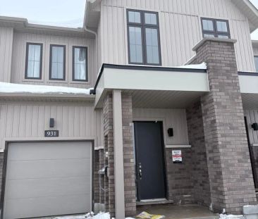 931 DOURO STREET - Photo 1