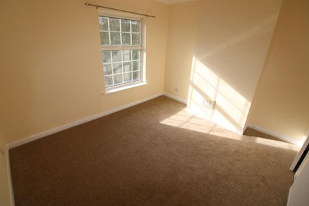 2 bedroom semi-detached house to rent - Photo 3