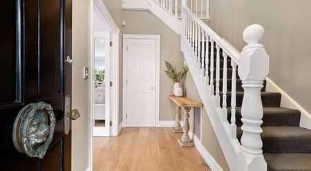 Grammar Zone - Photo 5