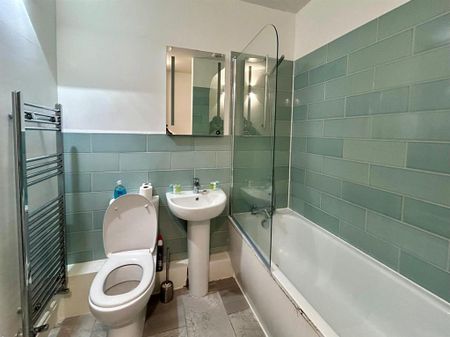 2 bedroom flat to rent - Photo 5