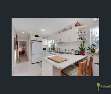 Three Bedrooms, Pool & Big Shed! - Photo 2