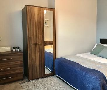 *Central Location**No Deposit**All Bills Included* - Photo 2