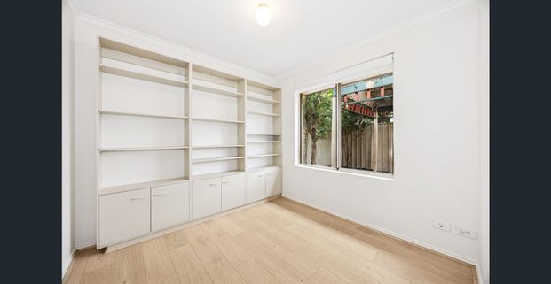 Find balance: where beachside ease meets modern comfort - Photo 1