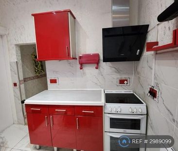 1 bedroom in a flat share to rent - Photo 5