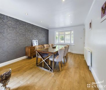 4 bedroom detached house to rent - Photo 3