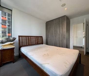 712/220 Spencer Street, Melbourne - Photo 2