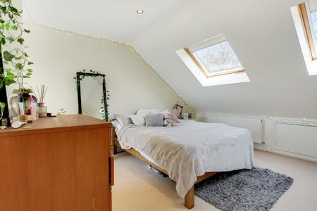 1 bedroom in a house share to rent - Photo 3